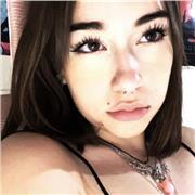 soy una chica de 19 años, muy extrovertida, siempre me encantado el ingles, 9,75 en la evau, daria clase a niños de primaria y eso